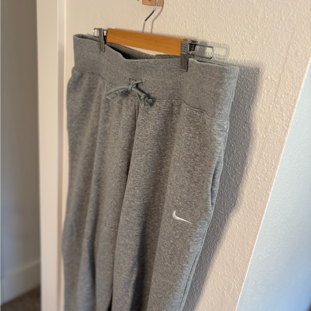 Nike Wonens Light Gray Joggers XL - Picture 5 of 9